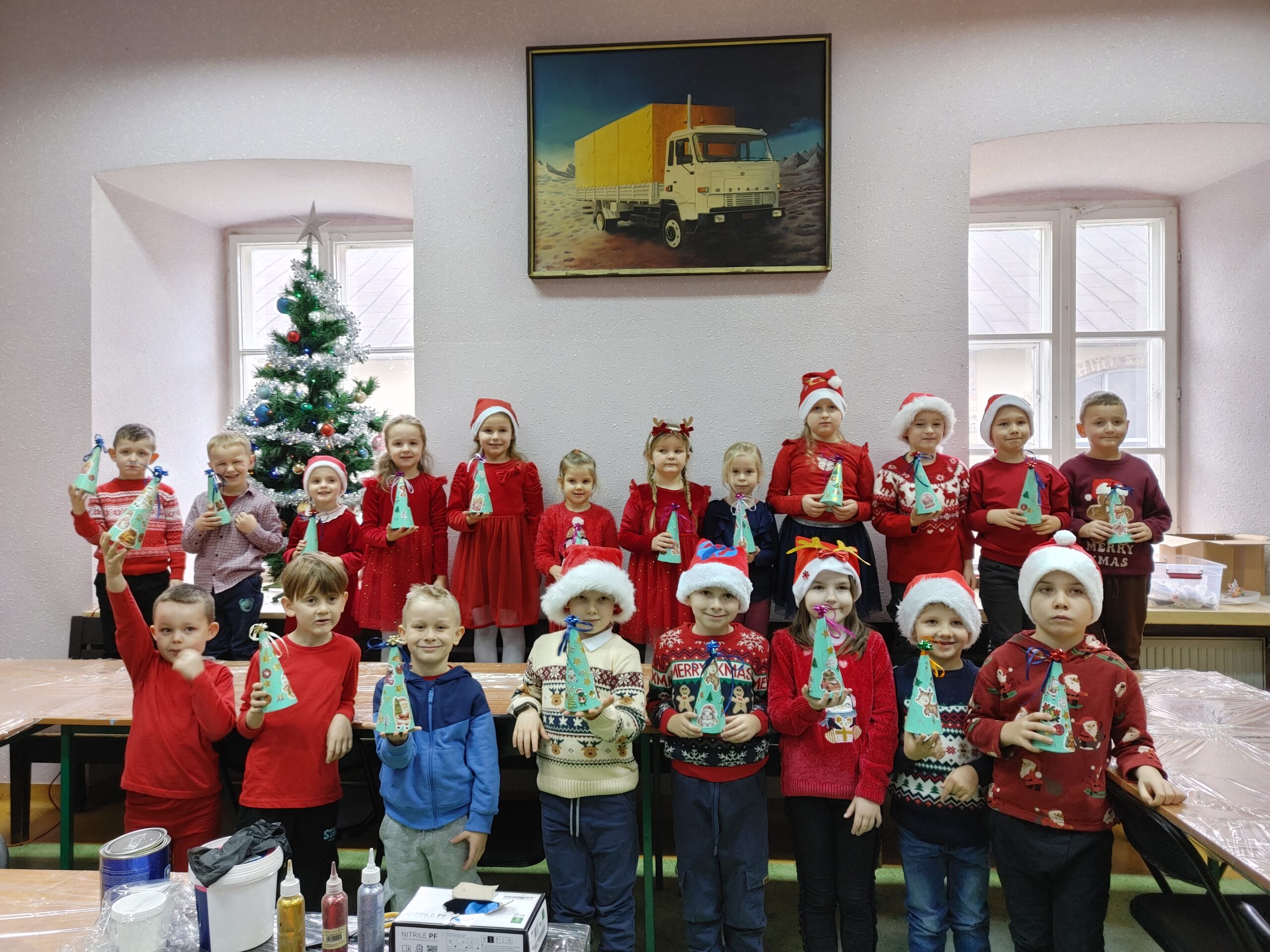 Warsztaty świąteczne w ramach projektu „Wyjście z klasą” – To był intensywny i piękny czas!