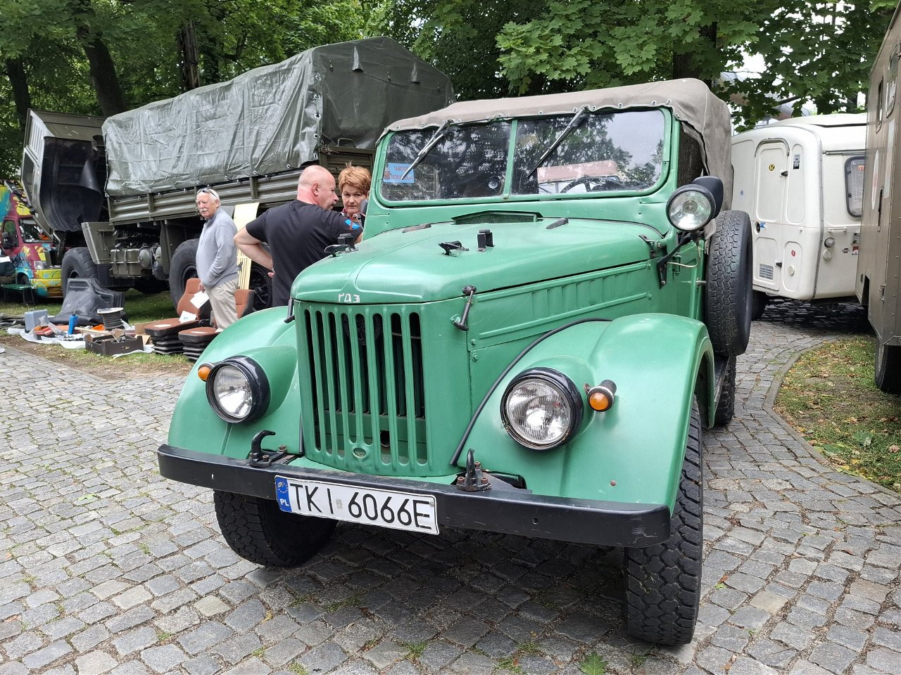 2608221231_974457199_xlarge